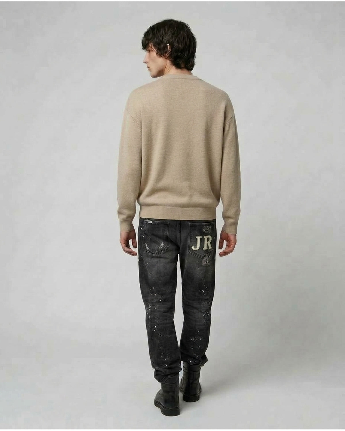 Maglione a girocollo con stella e teschio applicato