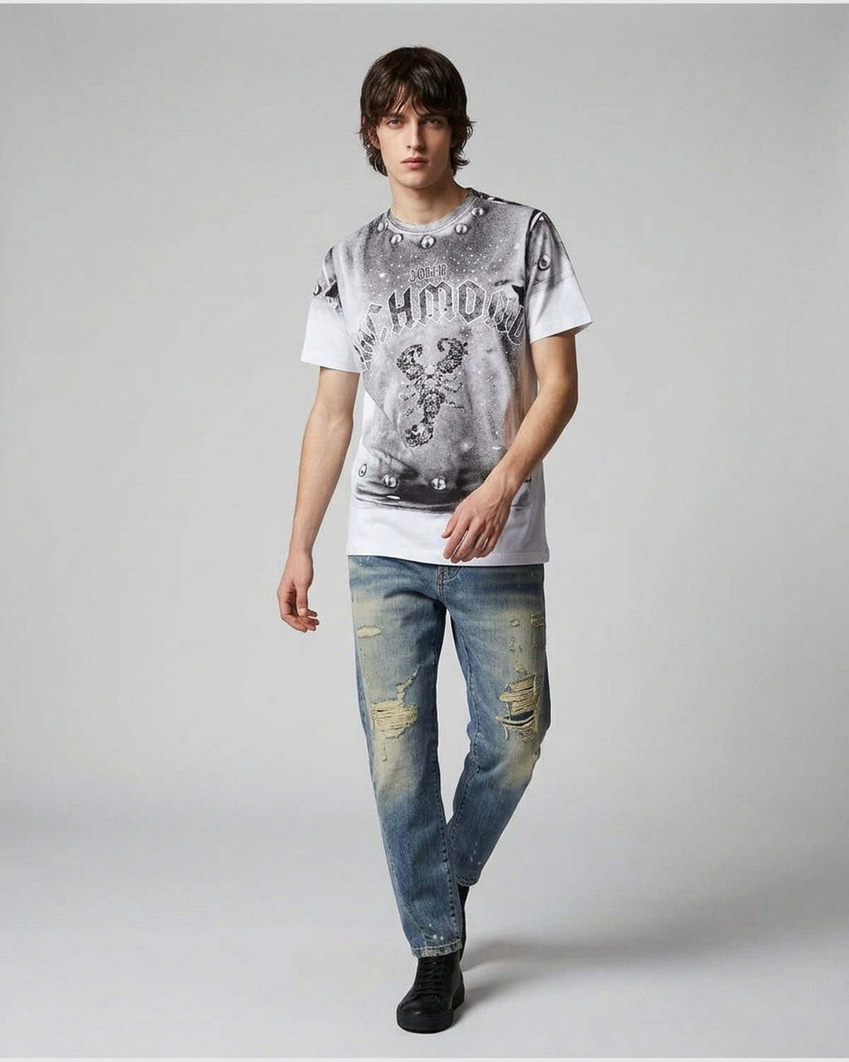 T-Shirt con Stampa e Logo