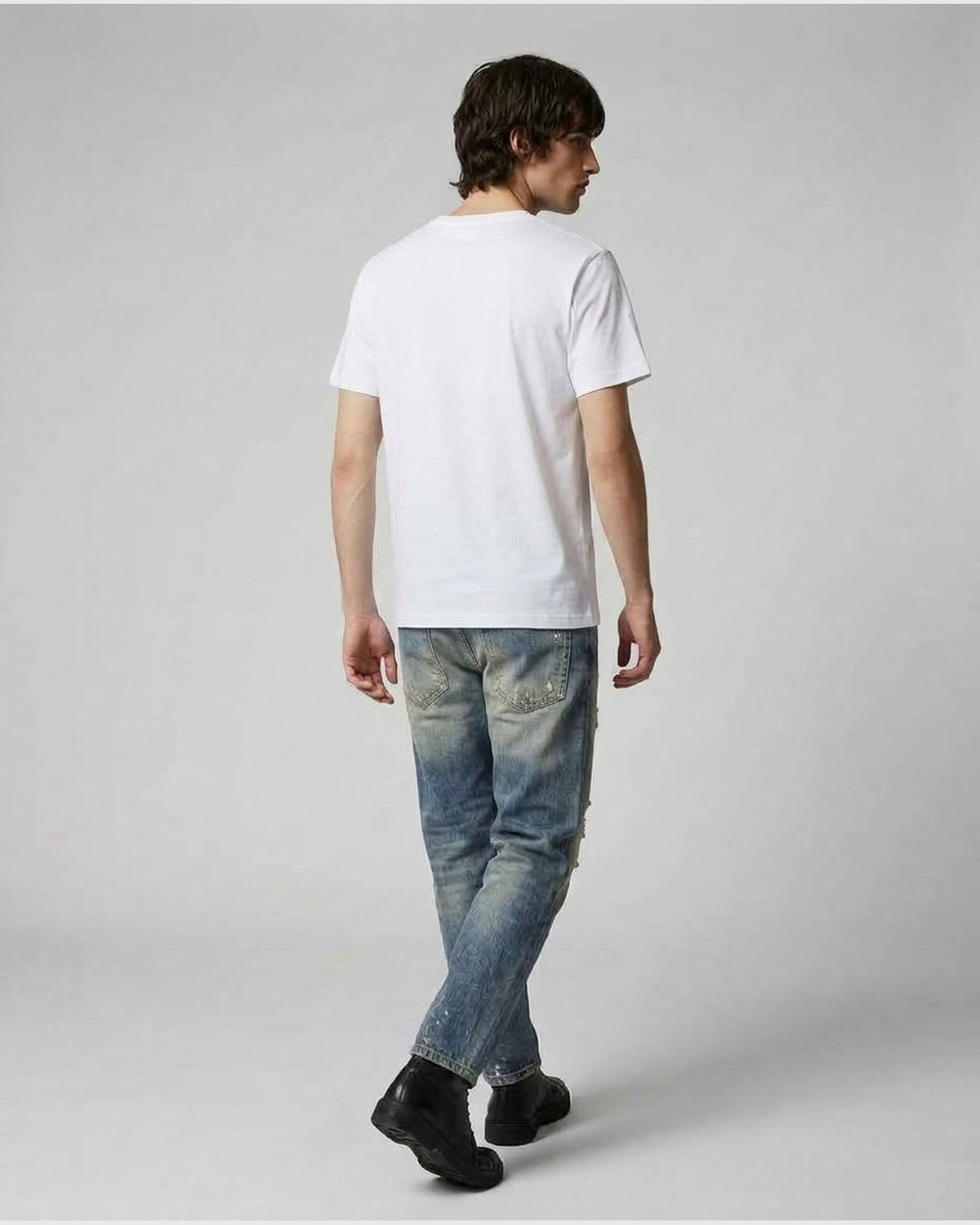 T-Shirt con Stampa e Logo