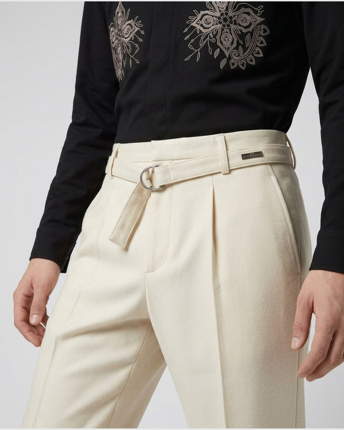 Pantaloni Sartoriali con Cintura e Piega Stirata