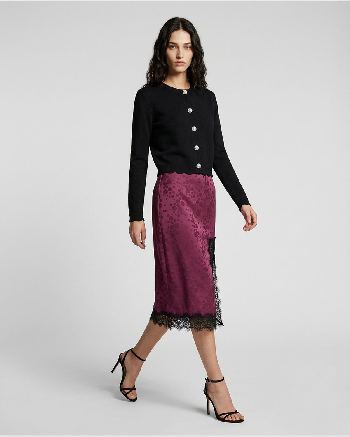 Cardigan Corto con Bottoni Gioiello e Bordo Smerlato