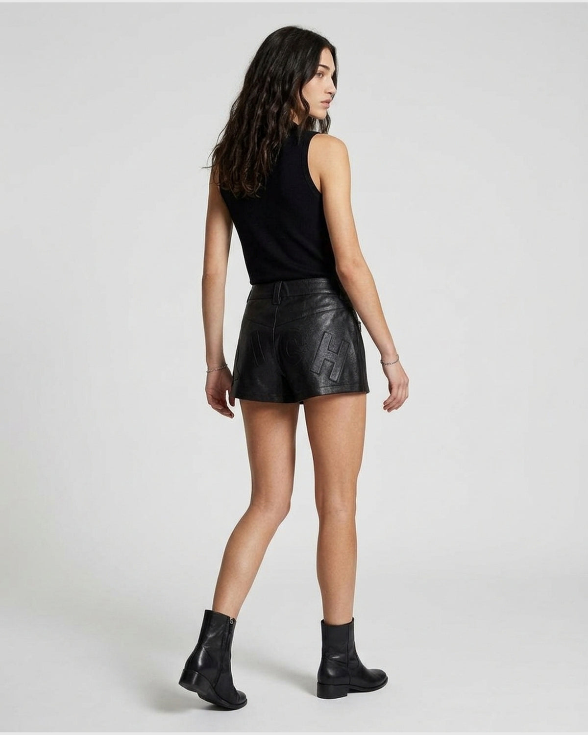 Shorts in Pelle con Maxi Logo Posteriore