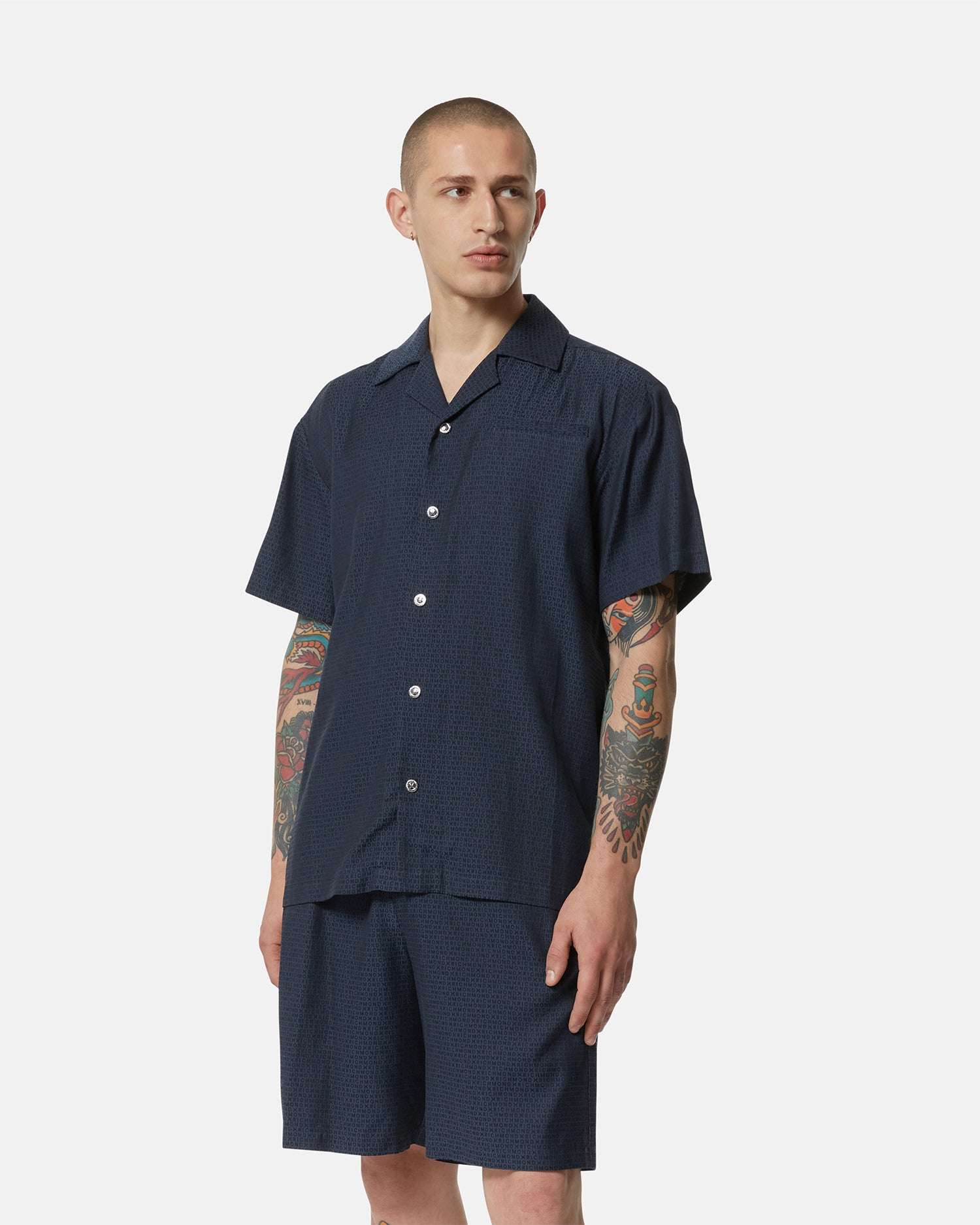 Camicia a maniche corte con colletto cubano in tessuto leggero Camicia