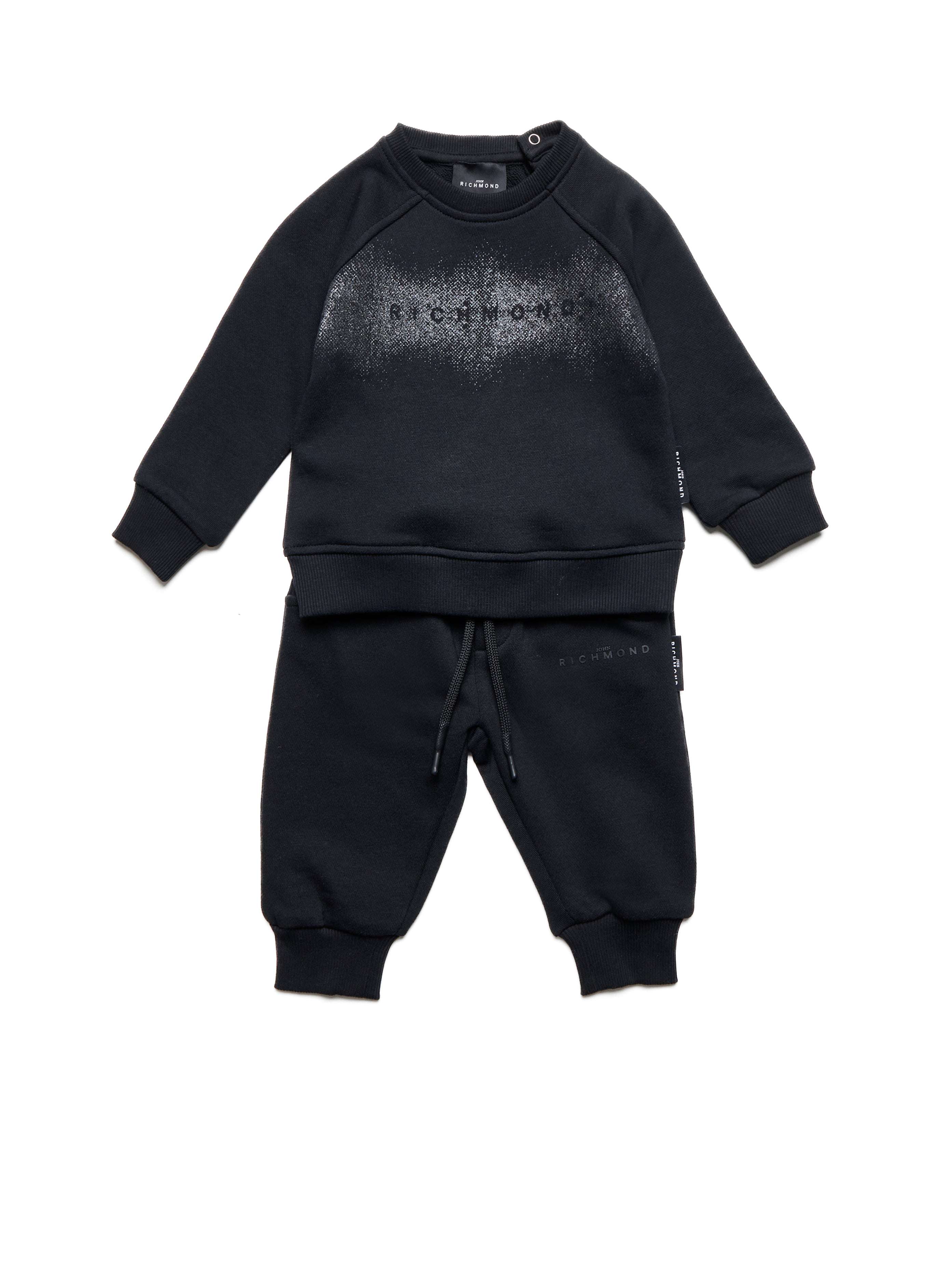 Coordinated with Complete graphic print