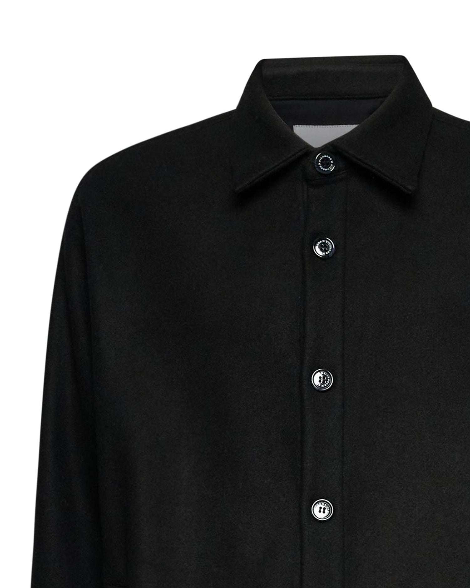 Shirt jacket with classic collar and buttons. Outerwear