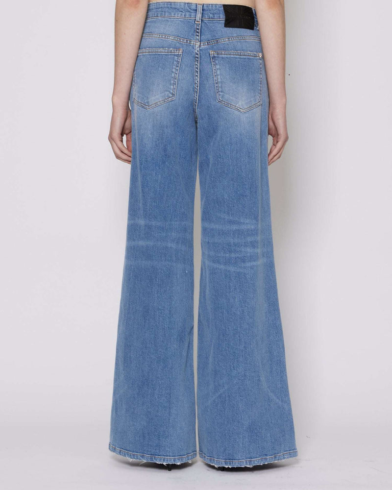 Mid-rise jeans with rips