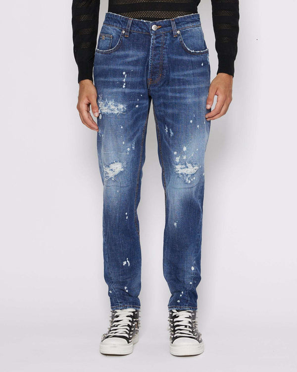 Slim jeans with rips on the front