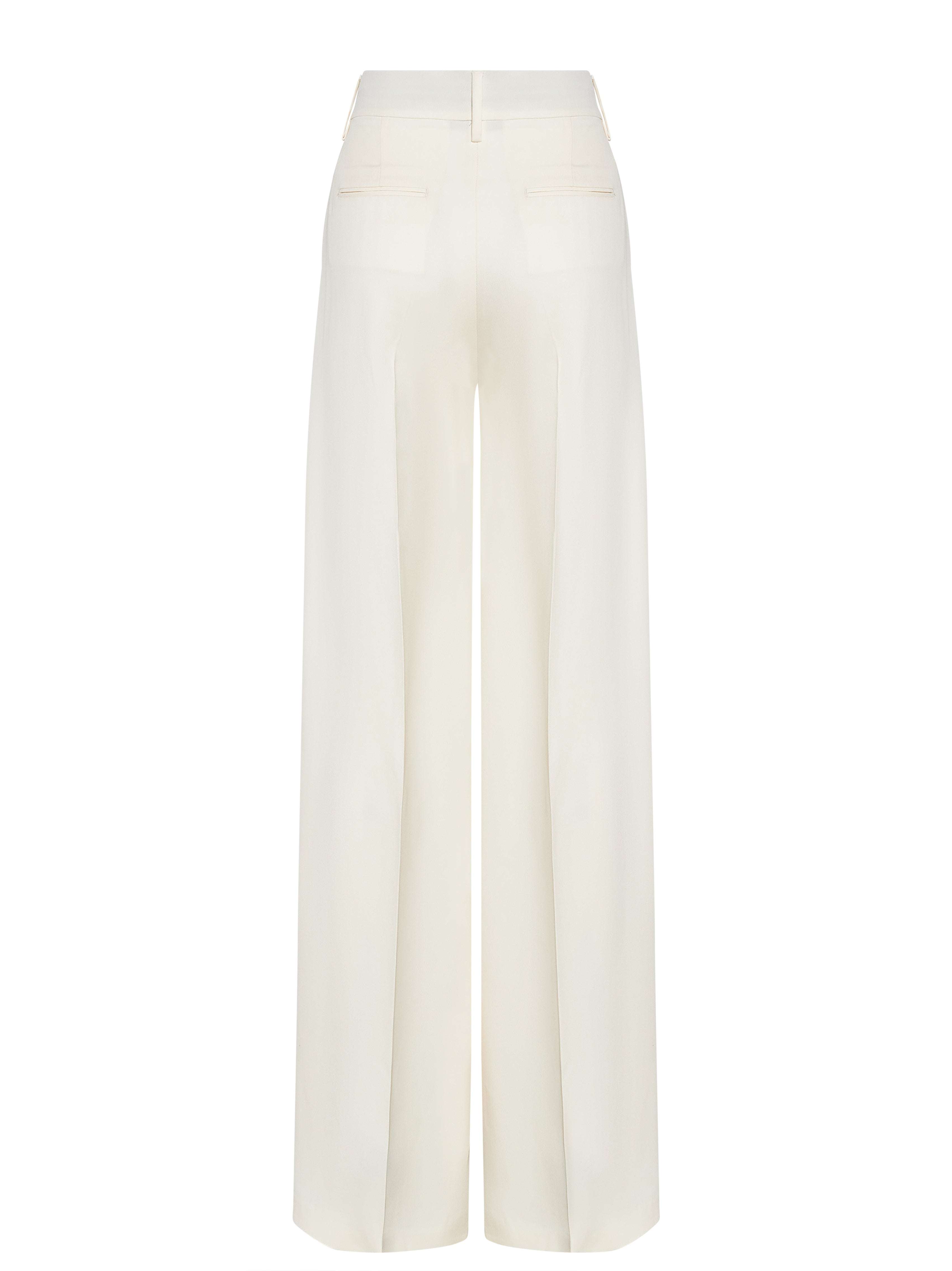 Pants with essential lines and a refined design. PANTS