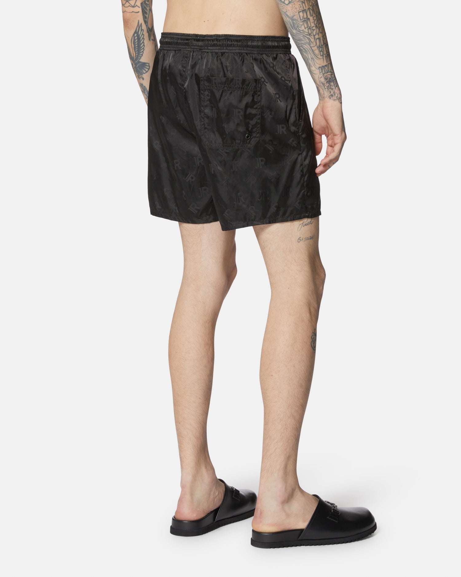 Shorts in tessuto lucido nero con vita elasticizzata Shorts