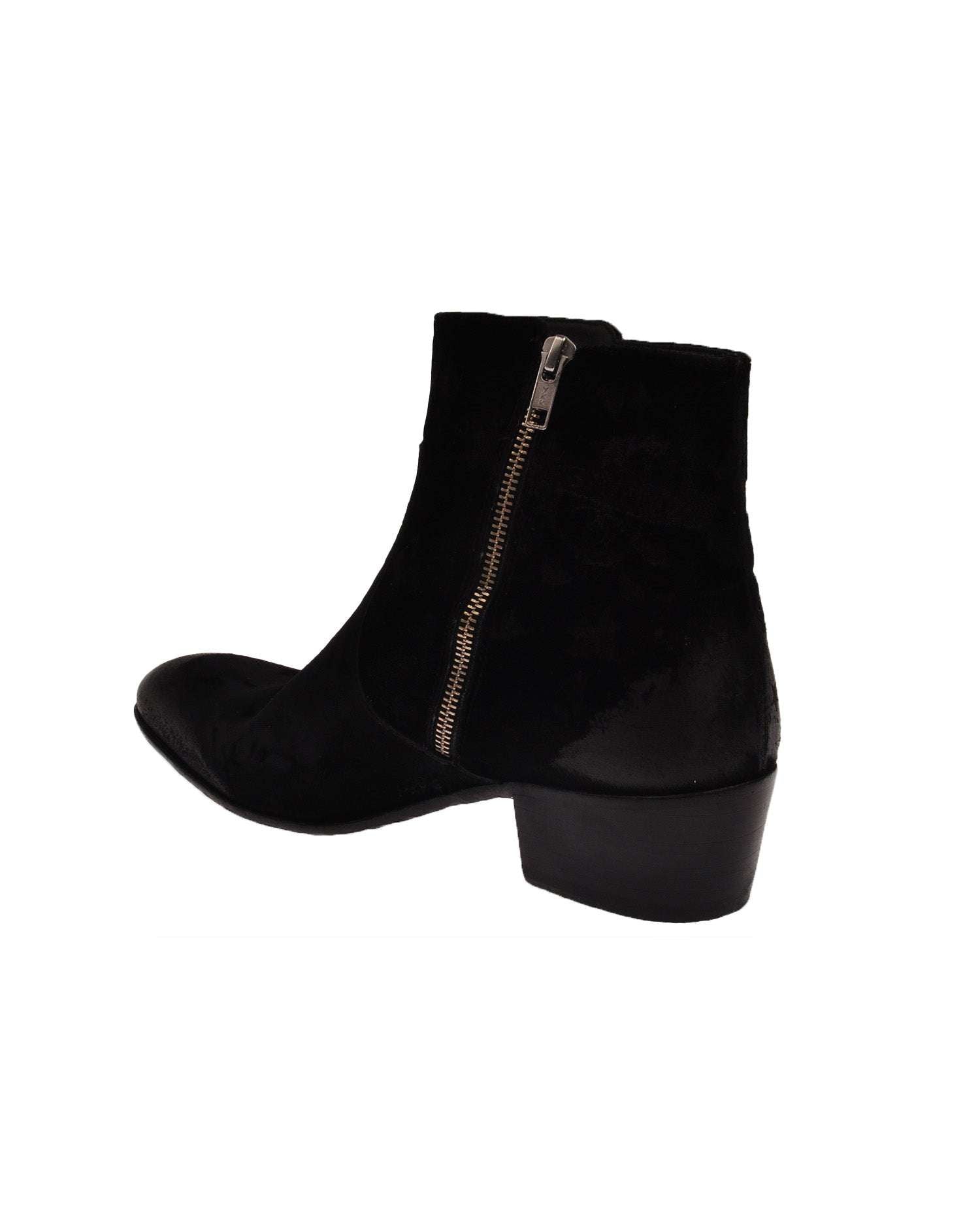 Stivaletto con tacco basso – Eleganza minimal e moderna Scarpa