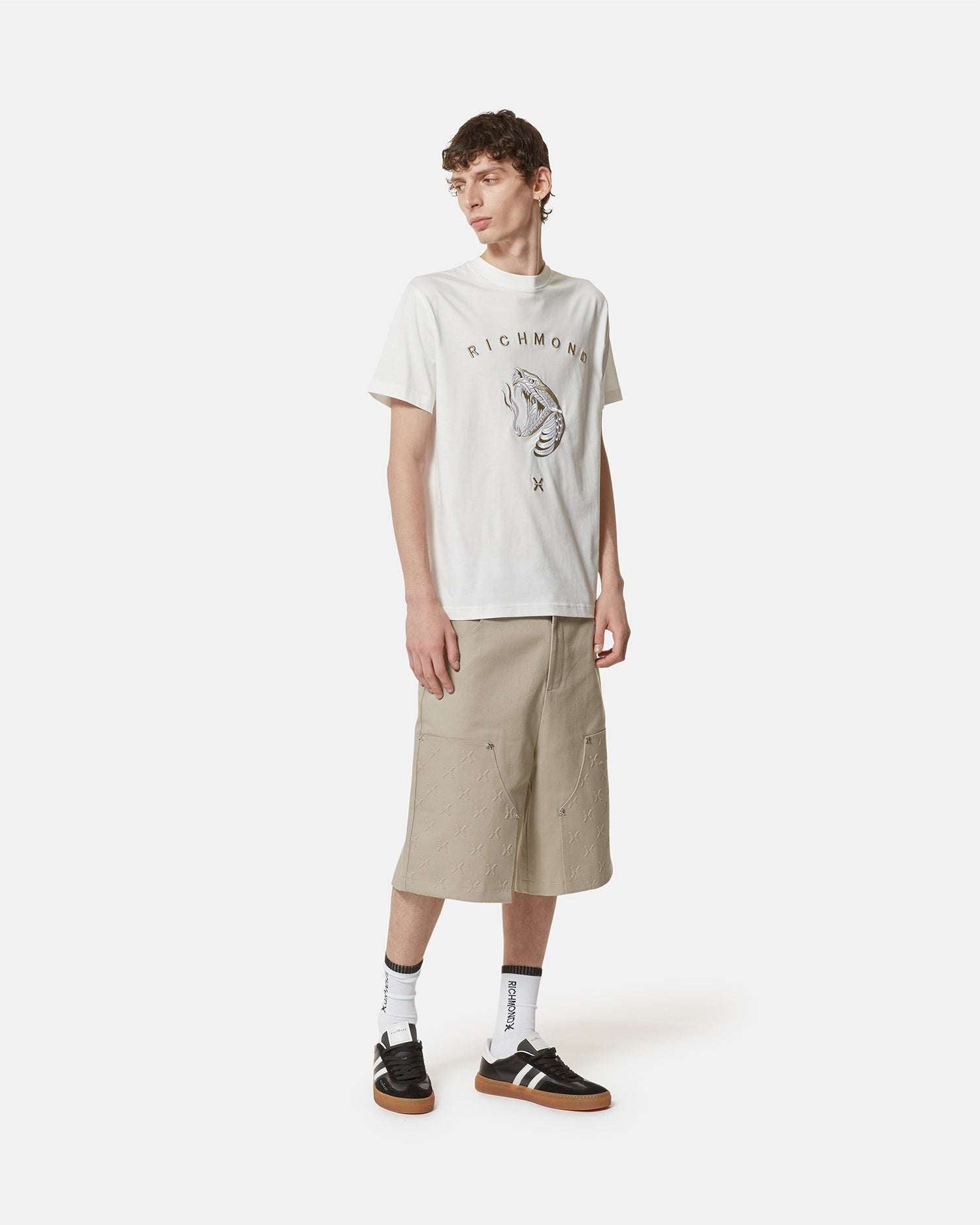 Short-sleeved T-shirt with graphic print and T-shirt logo