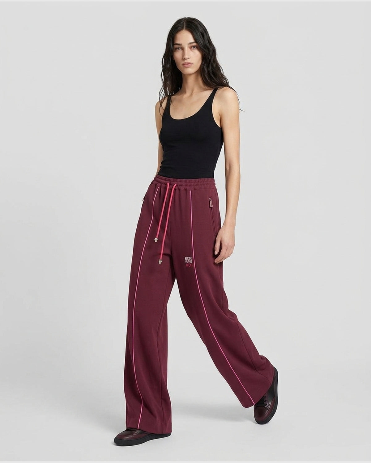 Pantaloni Cropped con Logo e Piping a Contrasto