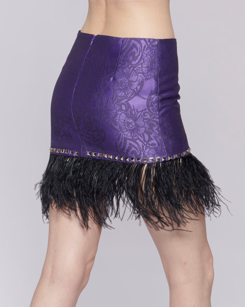Miniskirt with feathers