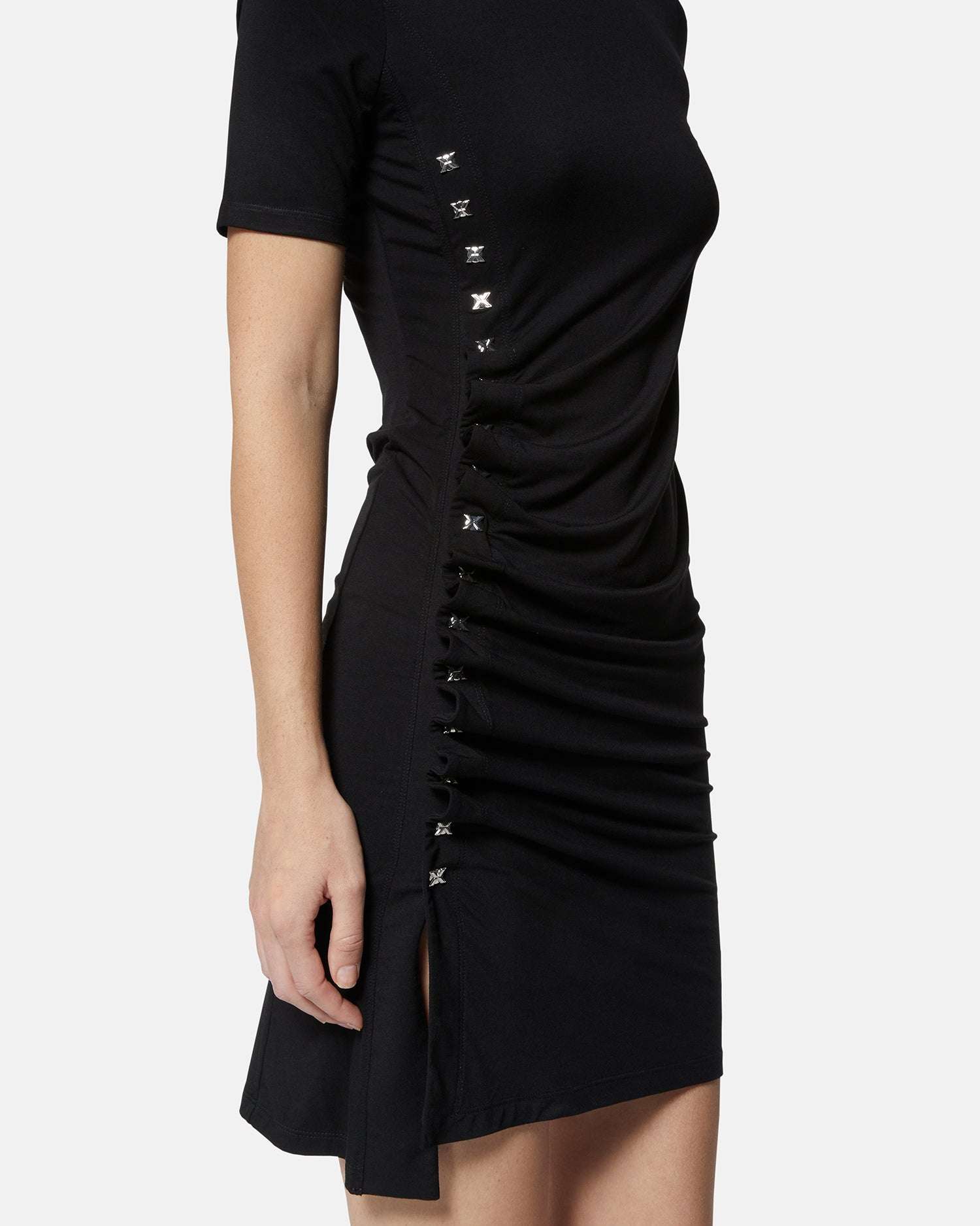 Abito corto nero con arricciatura laterale e bottoni Vestito