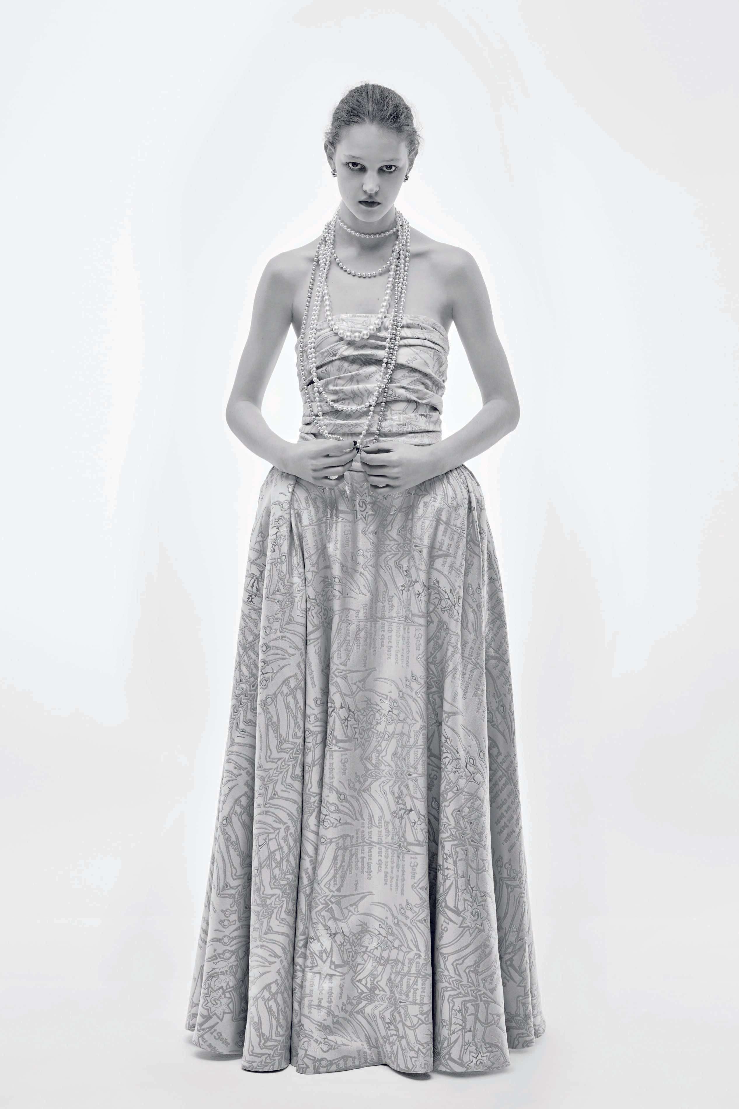 Abito lungo dal design essenziale e raffinato Abito