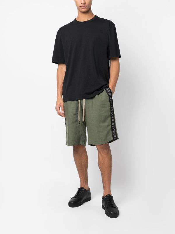 BERMUDA SHORTS WITH SIDE BAND AND CONTRASTING LOGO ON THE BACK