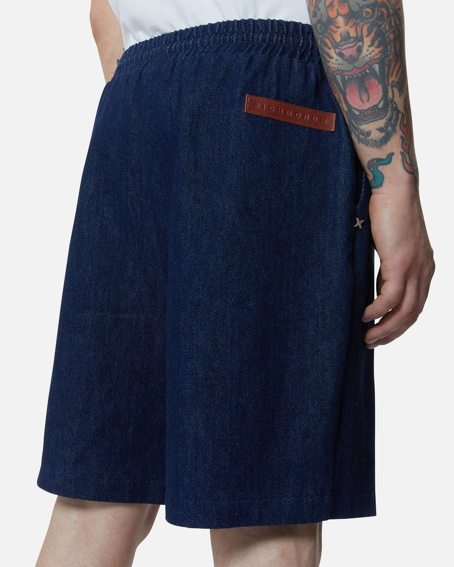 Bermuda con vita elasticizzata e coulisse regolabile Bermuda