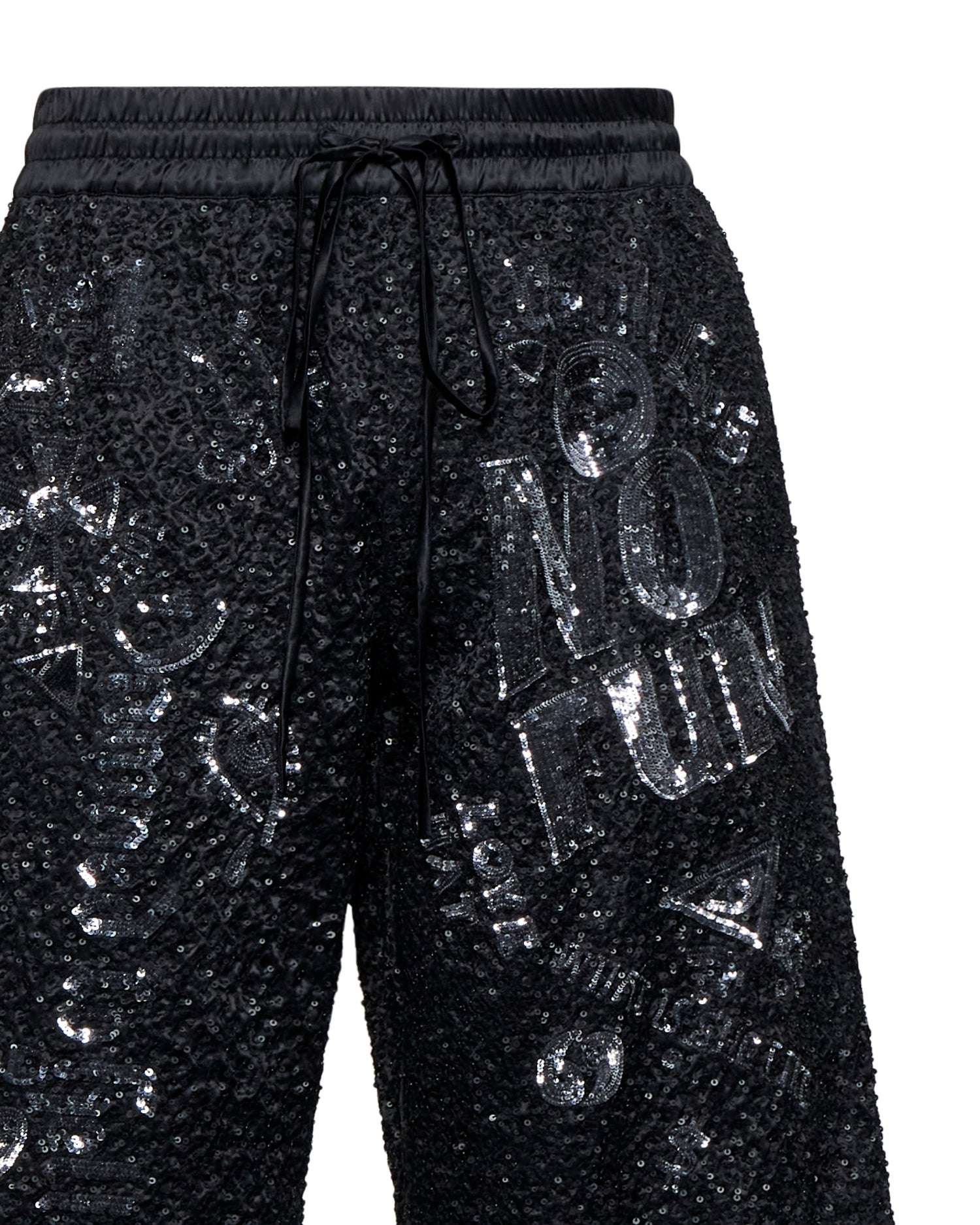 Bermuda uomo nero con dettagli lucidi e scritta frontale Bermuda