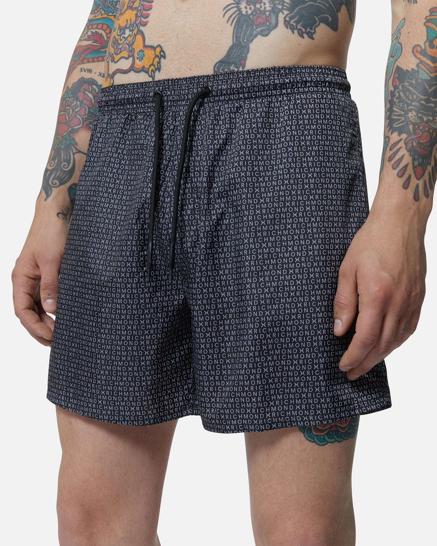 Costume con logo ricamato COSTUME