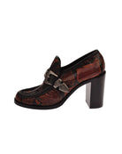 D&amp;eacute;collet&amp;eacute; con tacco largo e fibbia decorativa Scarpa