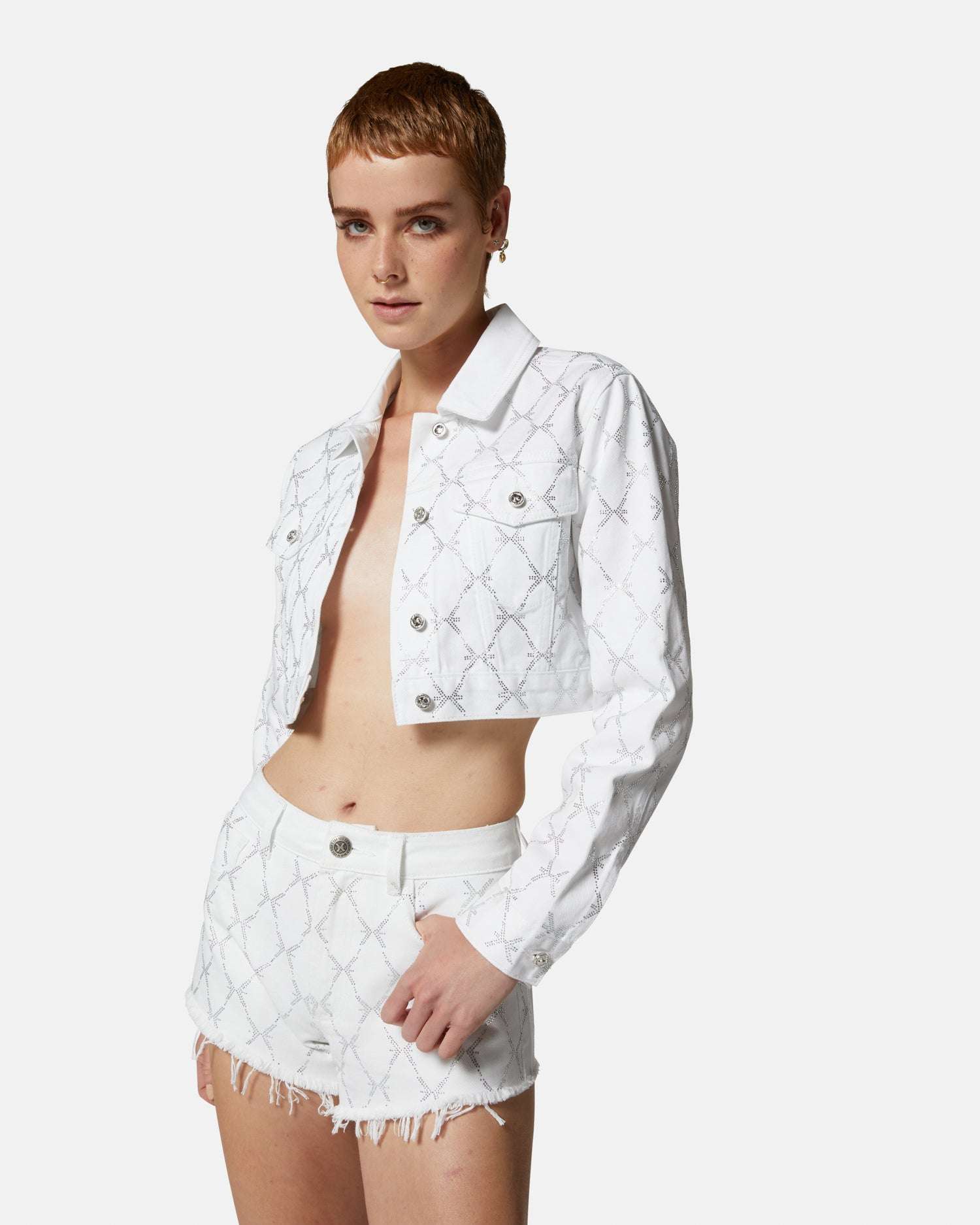 Giacca cropped in denim bianco con motivo trapuntato Capospalla