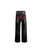 Jeans regular in denim nero con lacerazione e personalizzazione &amp;quot;RICH&amp;quot; metal red
