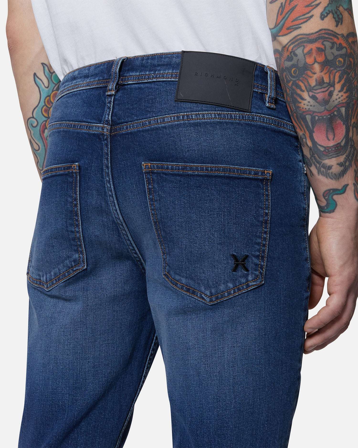 Jeans slim fit a cinque tasche con lavaggio leggero Jeans