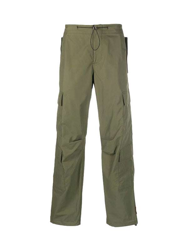 Trousers with pockets on the front