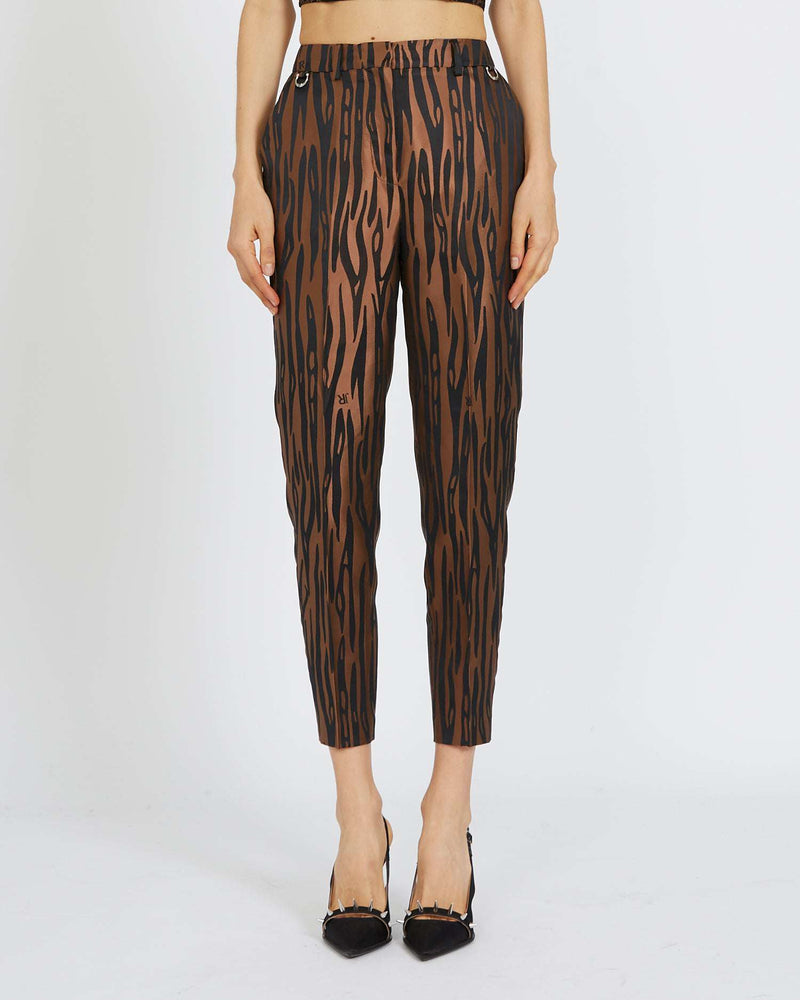 Straight line pants with pattern