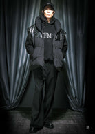 Piumino smanicato dal design lineare Capispalla