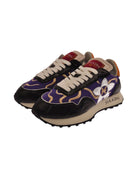 Sneaker with maxi side flower by Scarpa