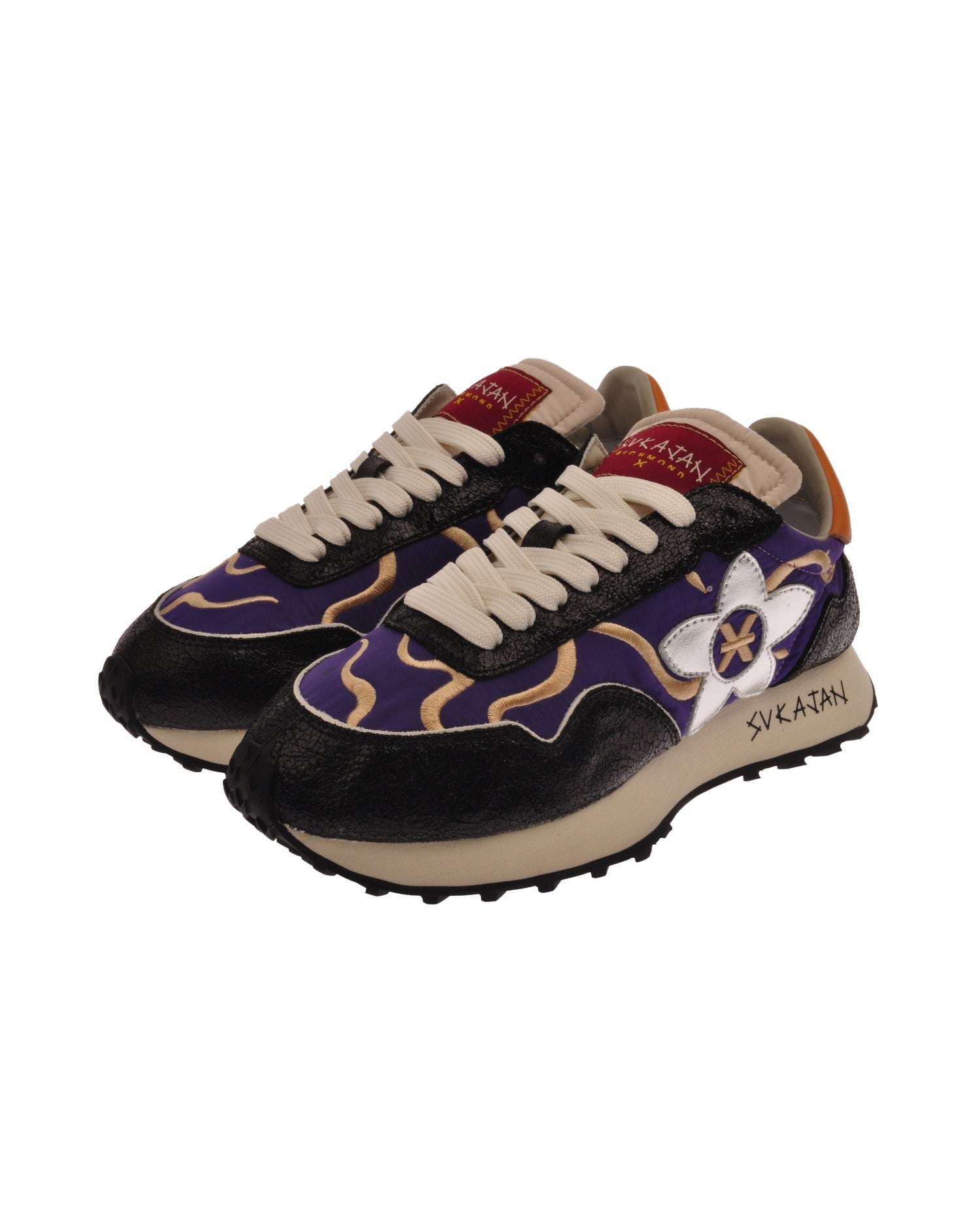 Sneaker con maxi fiore laterale Scarpa