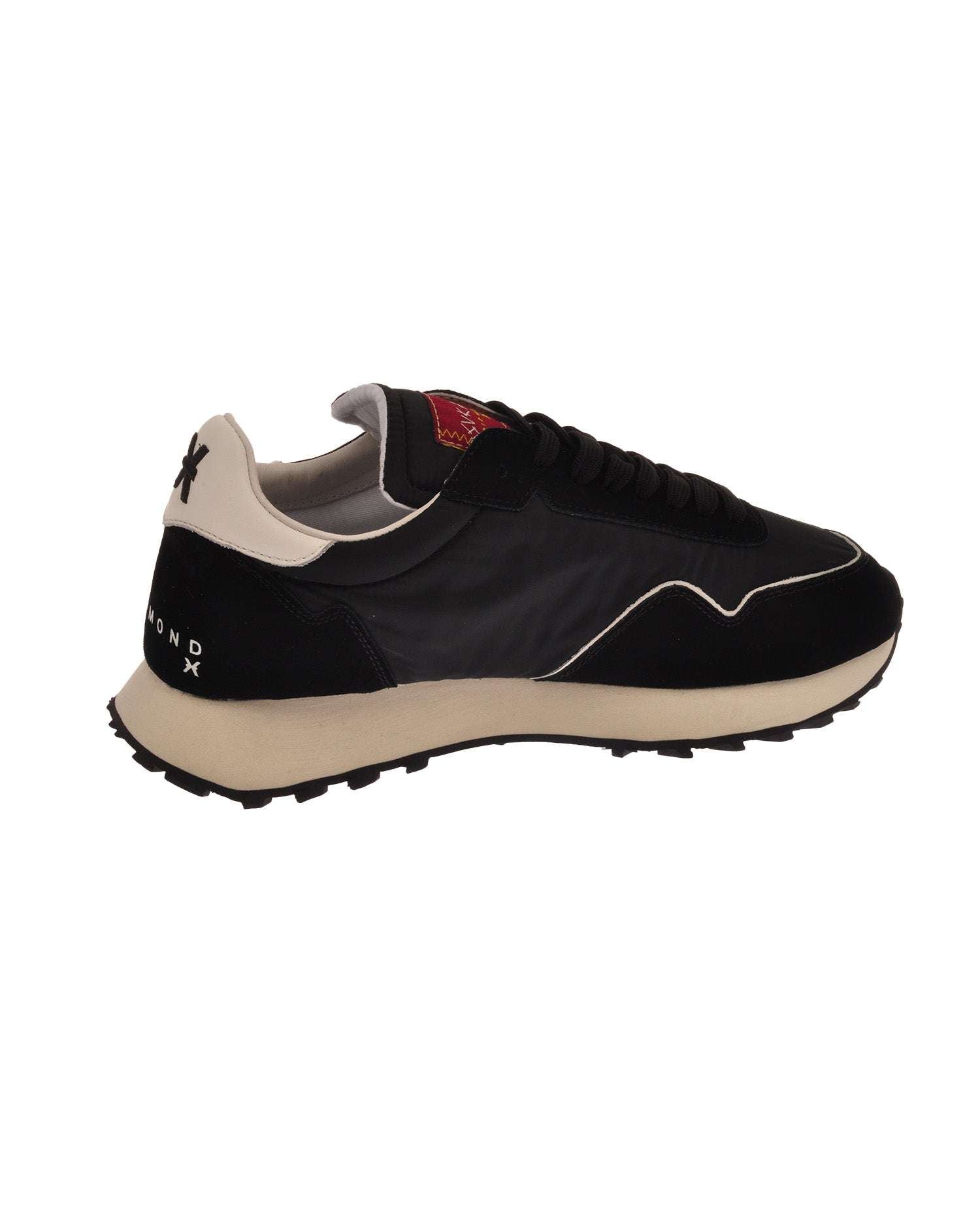 Sneakers con dettaglio ricamato e silhouette r&amp;eacute;tro Scarpa