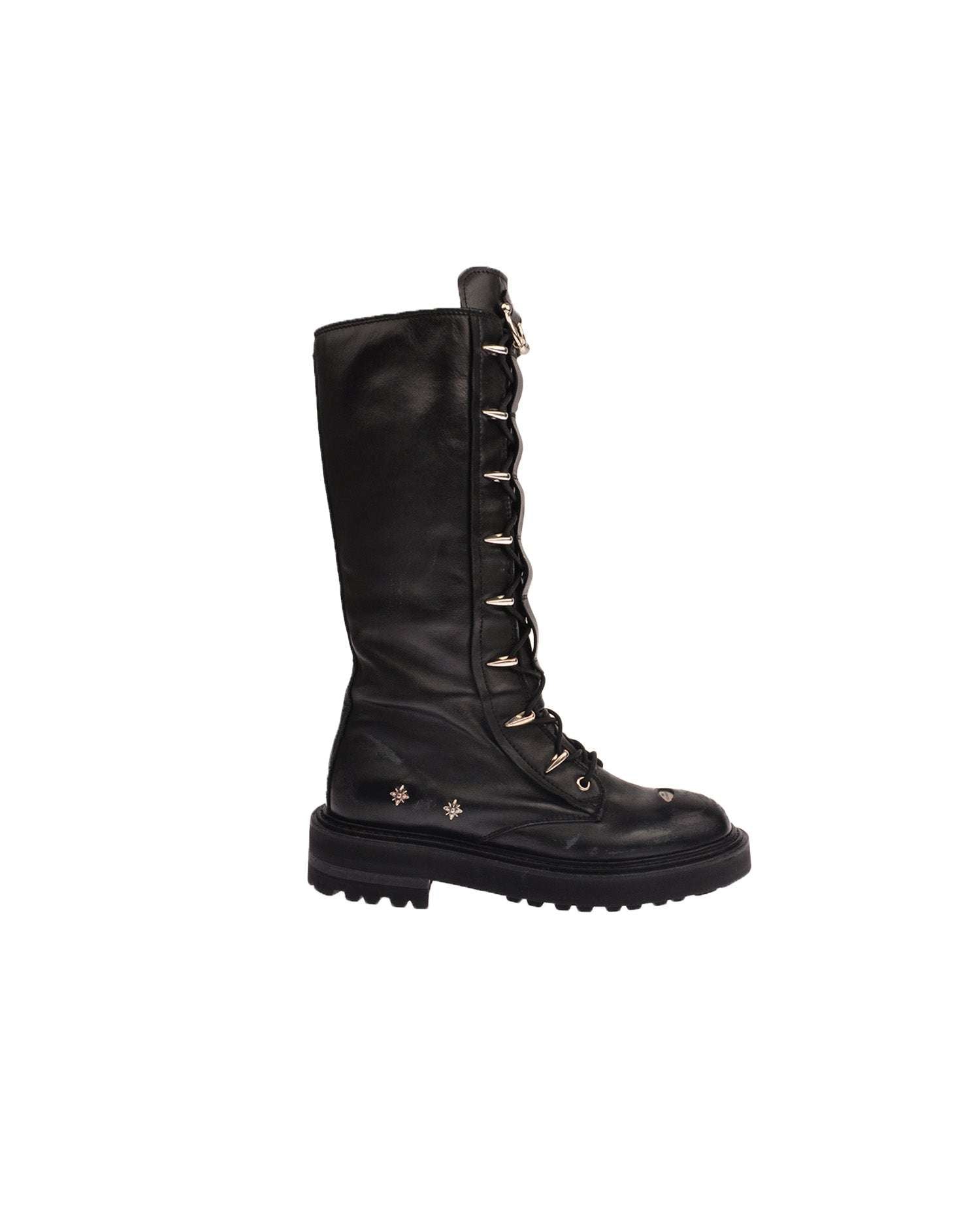 Stivale alto con dettagli metallici &amp;ndash; Stile audace e grintoso Scarpa