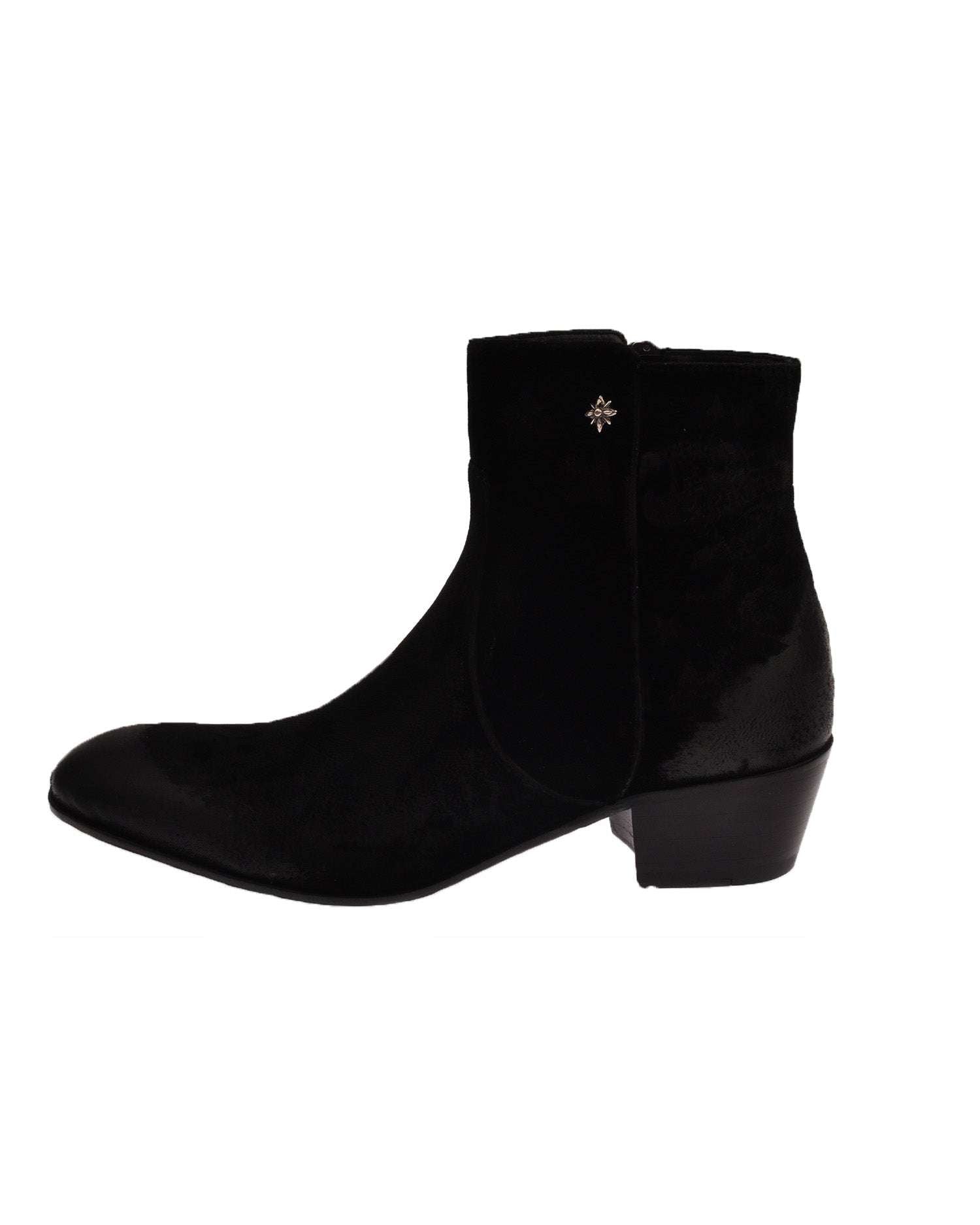 Stivaletto con tacco basso &amp;ndash; Eleganza minimal e moderna Scarpa