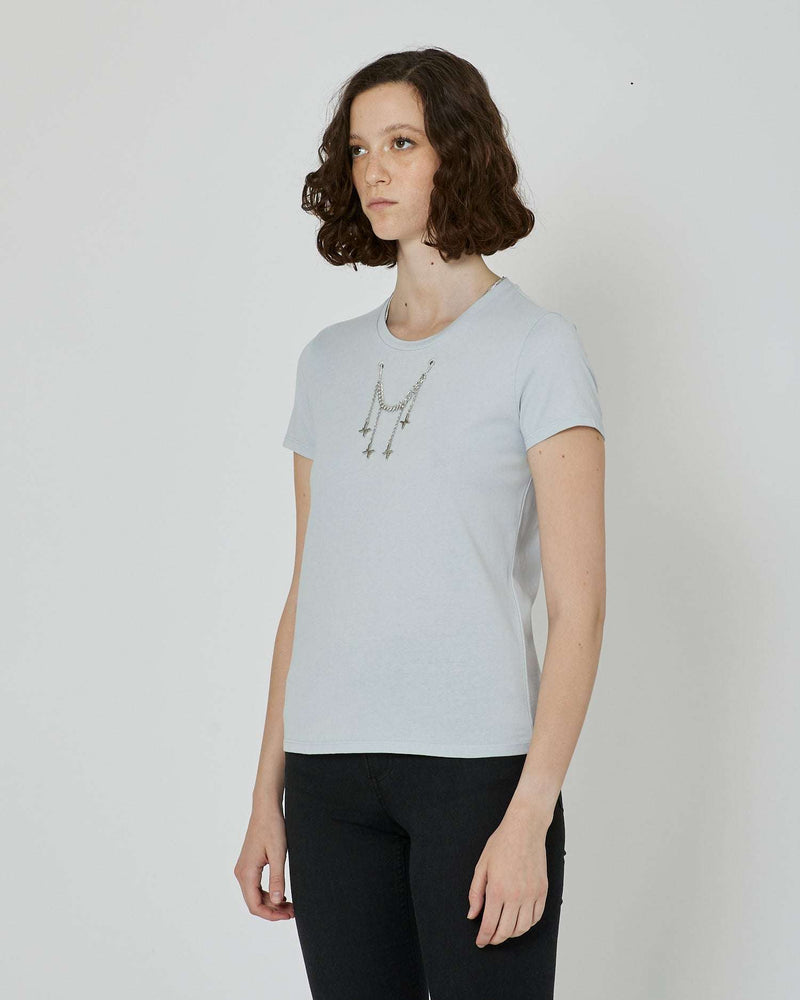 T-shirt with removable metal chain