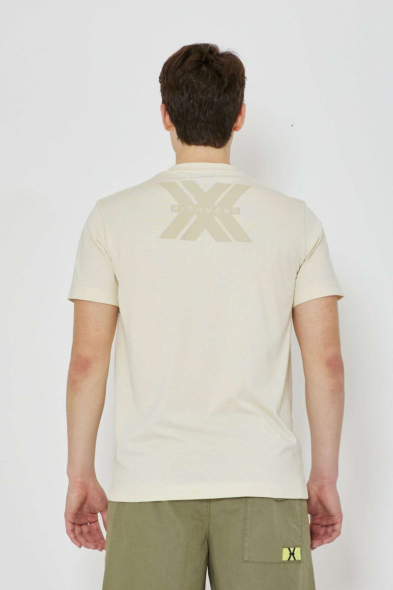 T-shirt with logo applied on the back