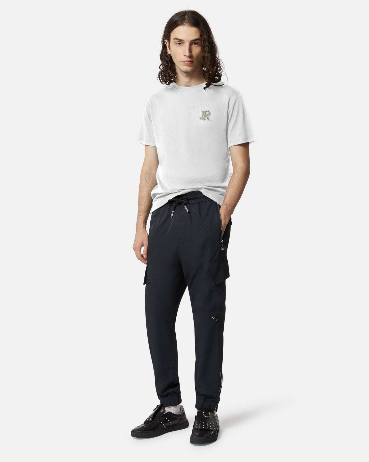 T-shirt nera con logo ricamato T-shirt